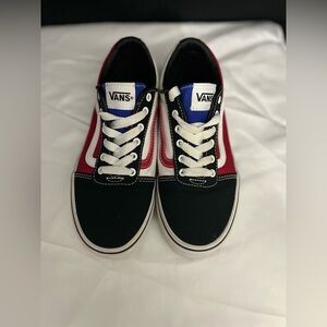 Vans ward low red/white skate shoes size 3.0y
